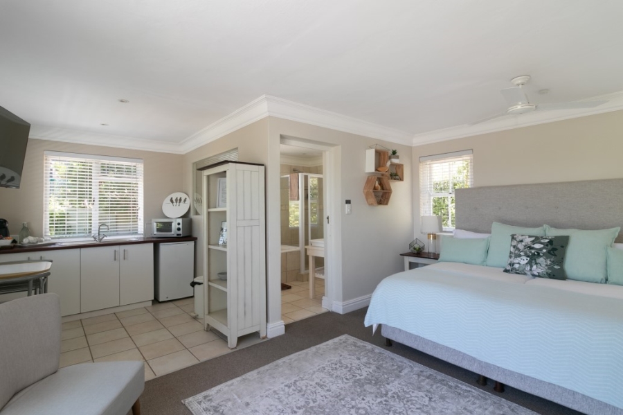 7 Bedroom Property for Sale in Paradise Western Cape